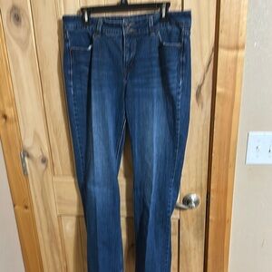 Levi’s Slender Bootcut 526 Jeans.  Classic Blue Women's Jeans